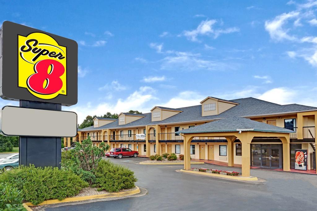 Отель Super 8 Ньюнен Экстерьер фото